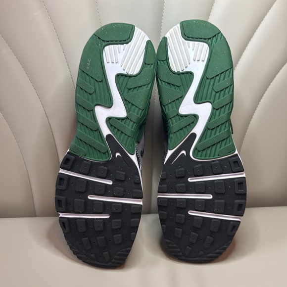 Nike Air Max Excee - Men's Size 10 (Black, Grey, Green & White) - Picture 8 of 16